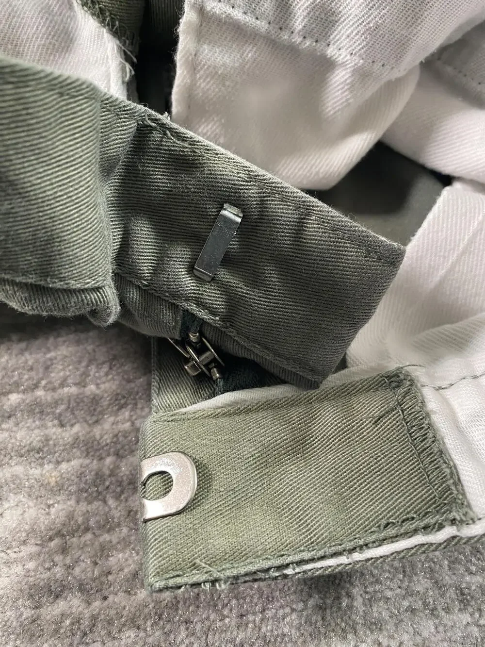 Jesse James Pants Mens 33x32 (fits 33x27) Green Chino Relax Straight Industrial
